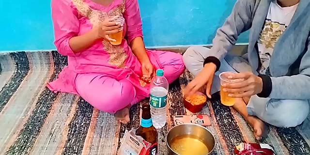 Daru Peke Sex Hindi Audio Xxx Com - à¤¦à¤¾à¤°à¥‚ à¤ªà¥€à¤•à¥‡ à¤ªà¤¡à¤¼à¥‹à¤¸à¥€ à¤•à¥‡ à¤¸à¤¾à¤¥ à¤šà¥à¤¦à¤¾à¤ˆ à¤®à¤¸à¥à¤¤à¥€ - Hindi xxx club